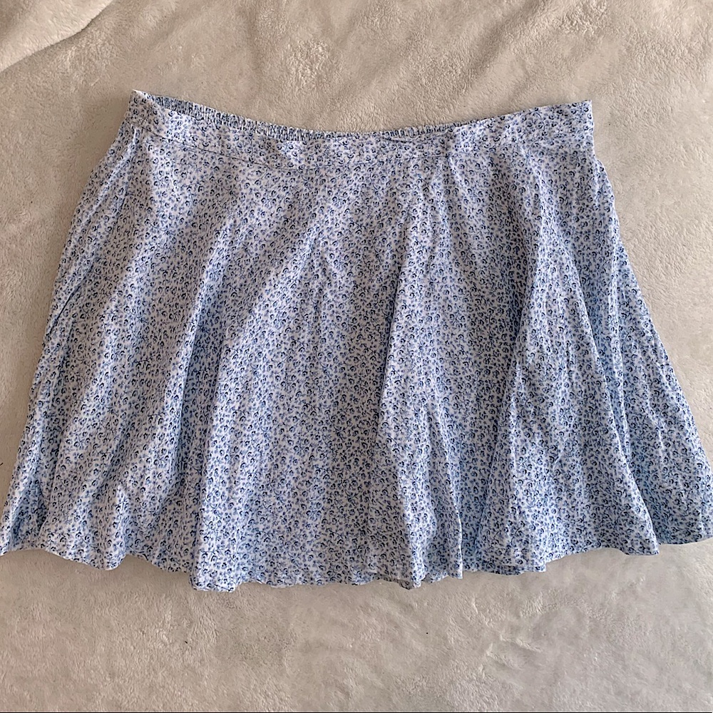 Floral Skirt with petite floral pattern ~ size Large (12-14)